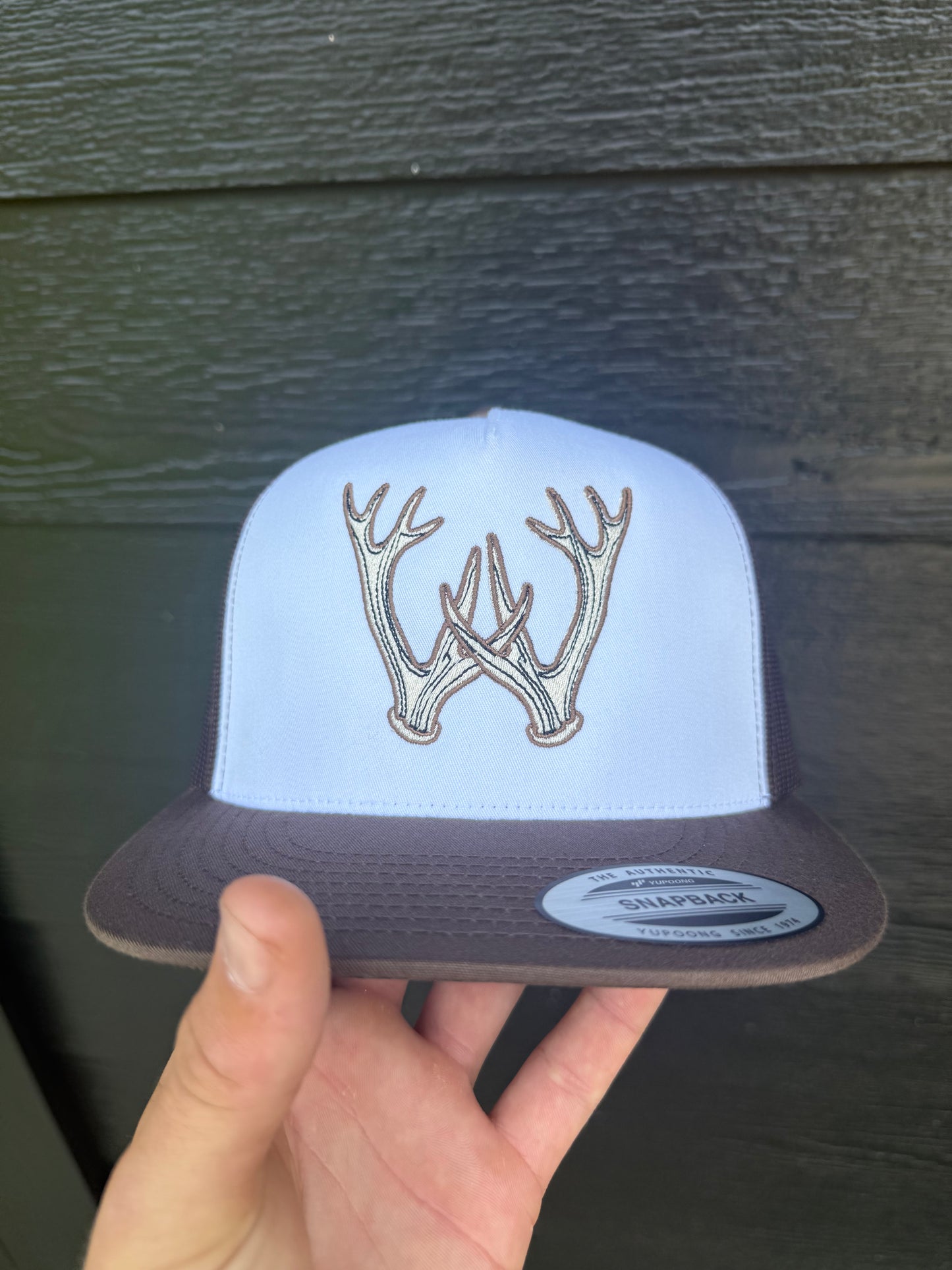 Horned W