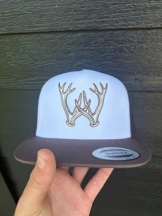 Horned W