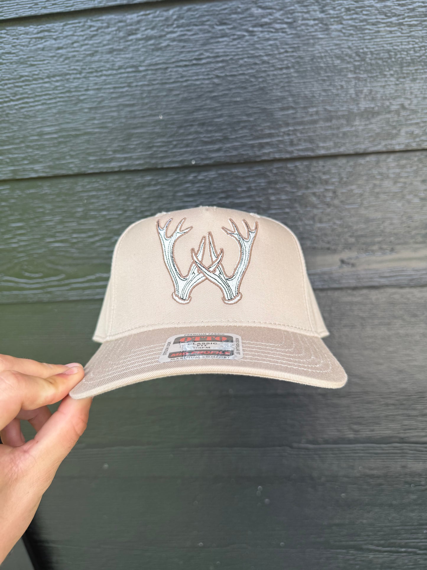Horned W